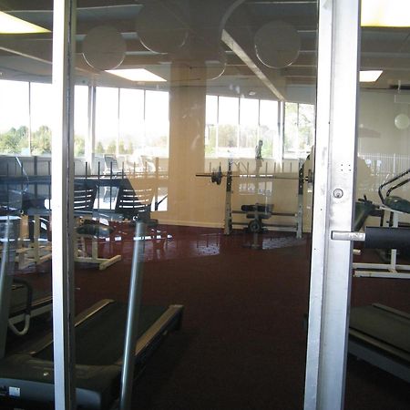 Howard Johnson By Wyndham Saint Joseph Benton Harbor Facilities photo